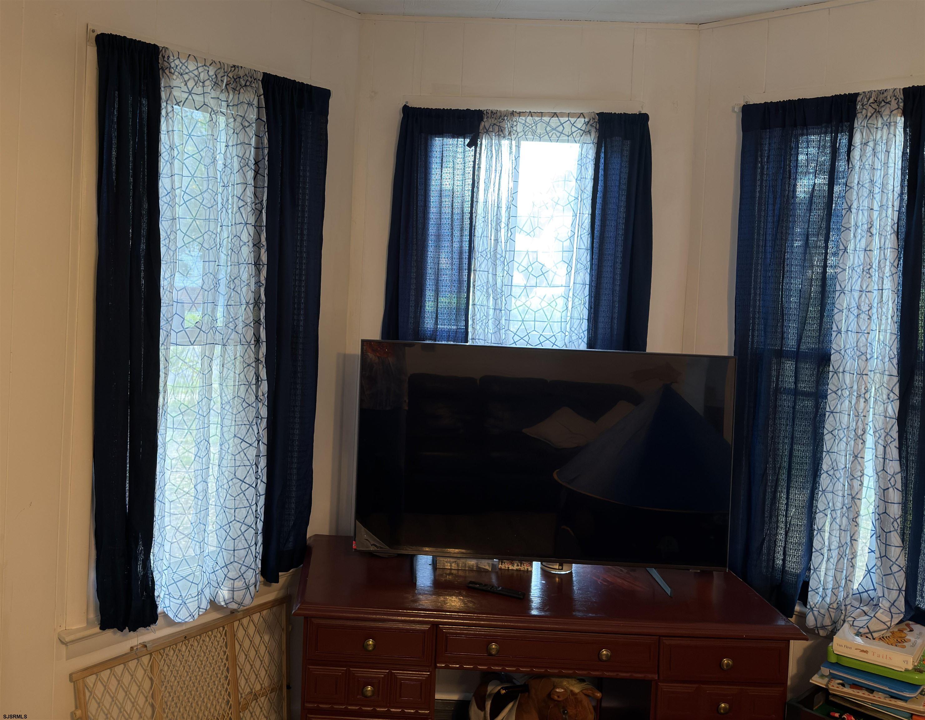 141 Hampton Street Bridgeton, NJ 08302 - Photo 3 of 18