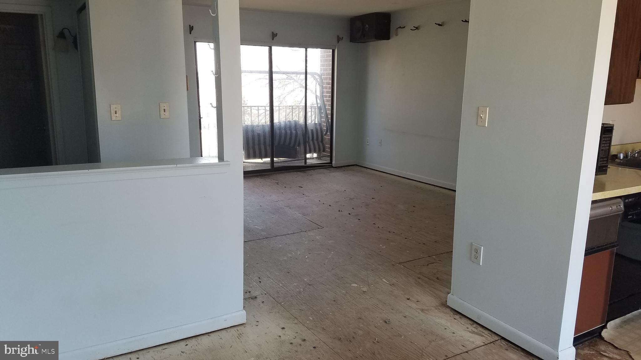 3226 Spartan Road, Unit 3D3 Olney, MD 20832 - Photo 5 of 17 Looking into Living Roo
