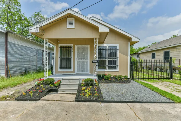 $1,500 | 7615 Ave East, Houston, TX 77012