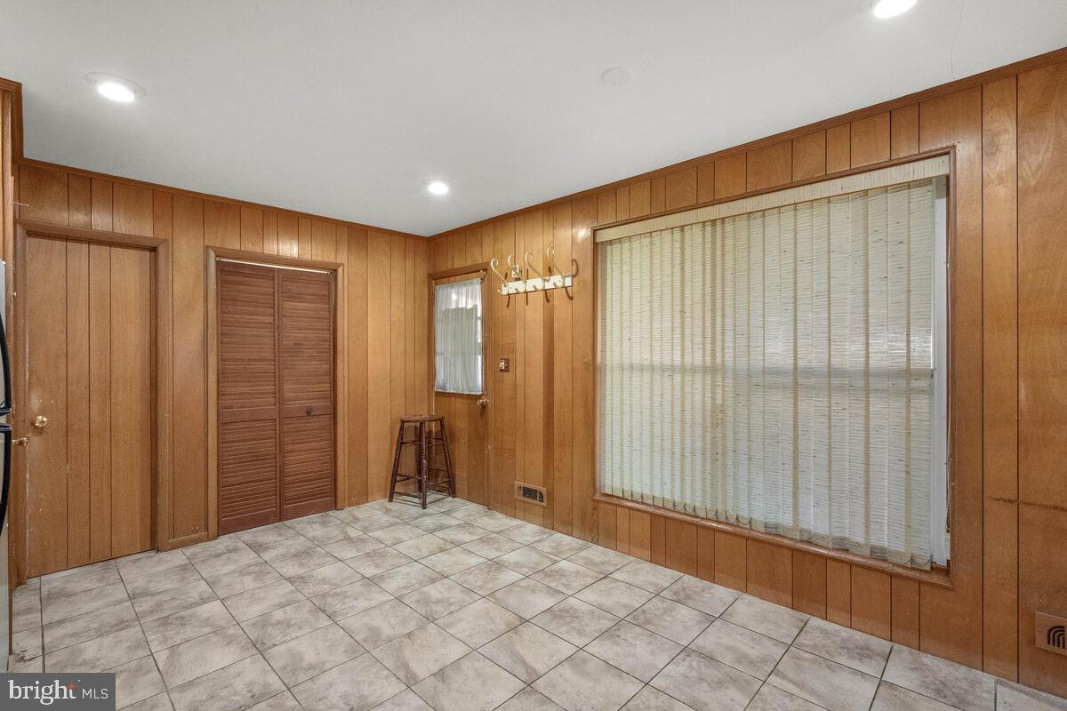 3409 Janet Road Silver Spring, MD 20906 - Photo 15 of 42 Kitchen w/. Table Space