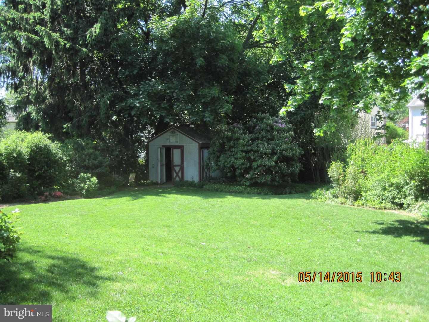 1036 Lamb Road Secane, PA 19018 - Photo 7 of 23 Back Yard
