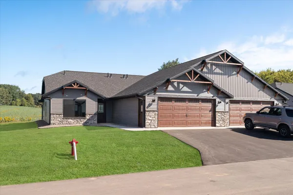 $344,500 | 914 Silverthorne Drive, Viroqua, WI 54665