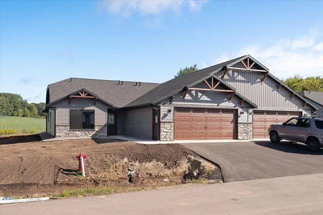 $344,500 | 914 Silverthorne Drive, Viroqua, WI 54665