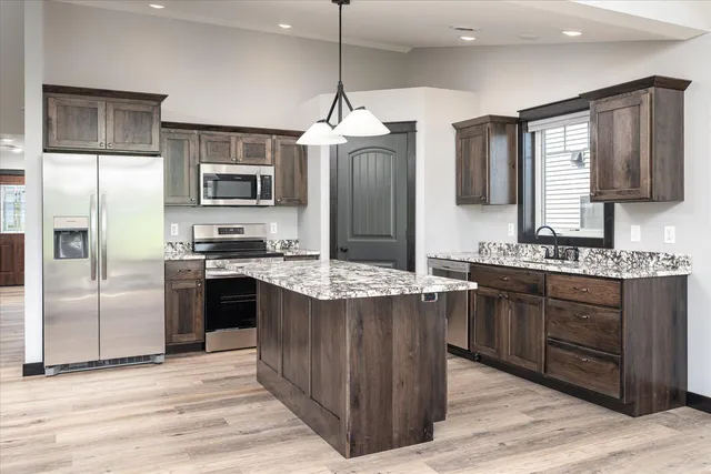 $344,500 | 914 Silverthorne Drive, Viroqua, WI 54665