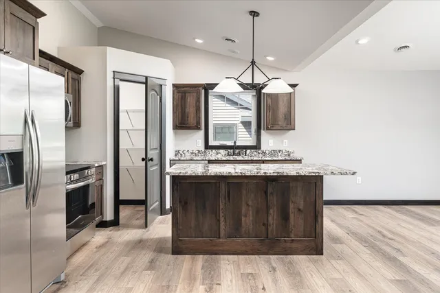 $344,500 | 914 Silverthorne Drive, Viroqua, WI 54665