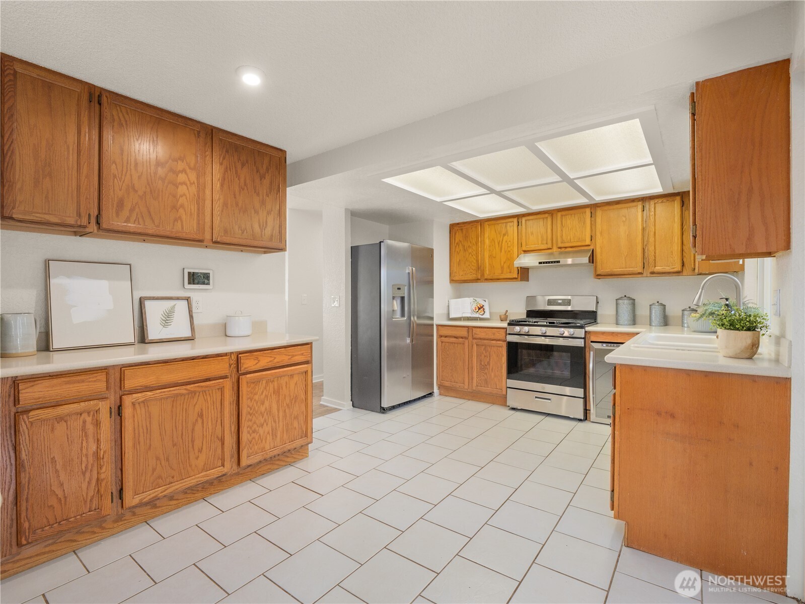 1006 Grant Avenue South Renton, WA 98057 - Photo 10 of 39 Gallery Image 10