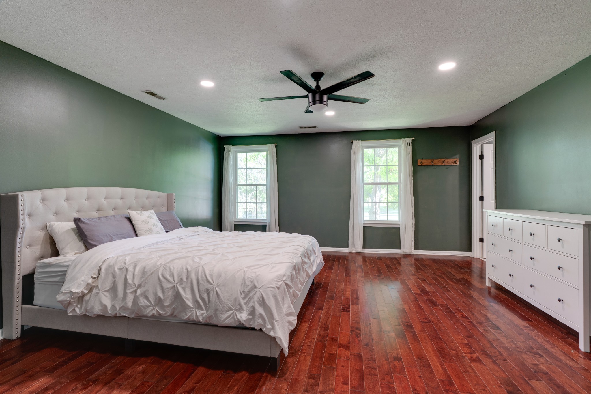 1199 Willis Branch Road Goodlettsville, TN 37072 - Photo 70 of 95 a bedroom with a large bed and a window