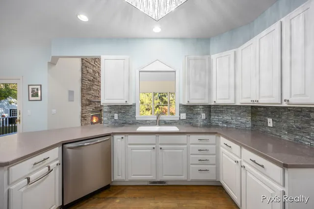 $484,000 | 1157 Corvette Drive, Jenison, MI 49428