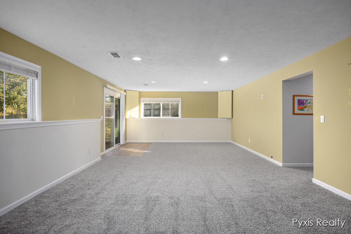 1157 Corvette Drive Jenison, MI 49428 - Photo 35 of 61 IMG_1029