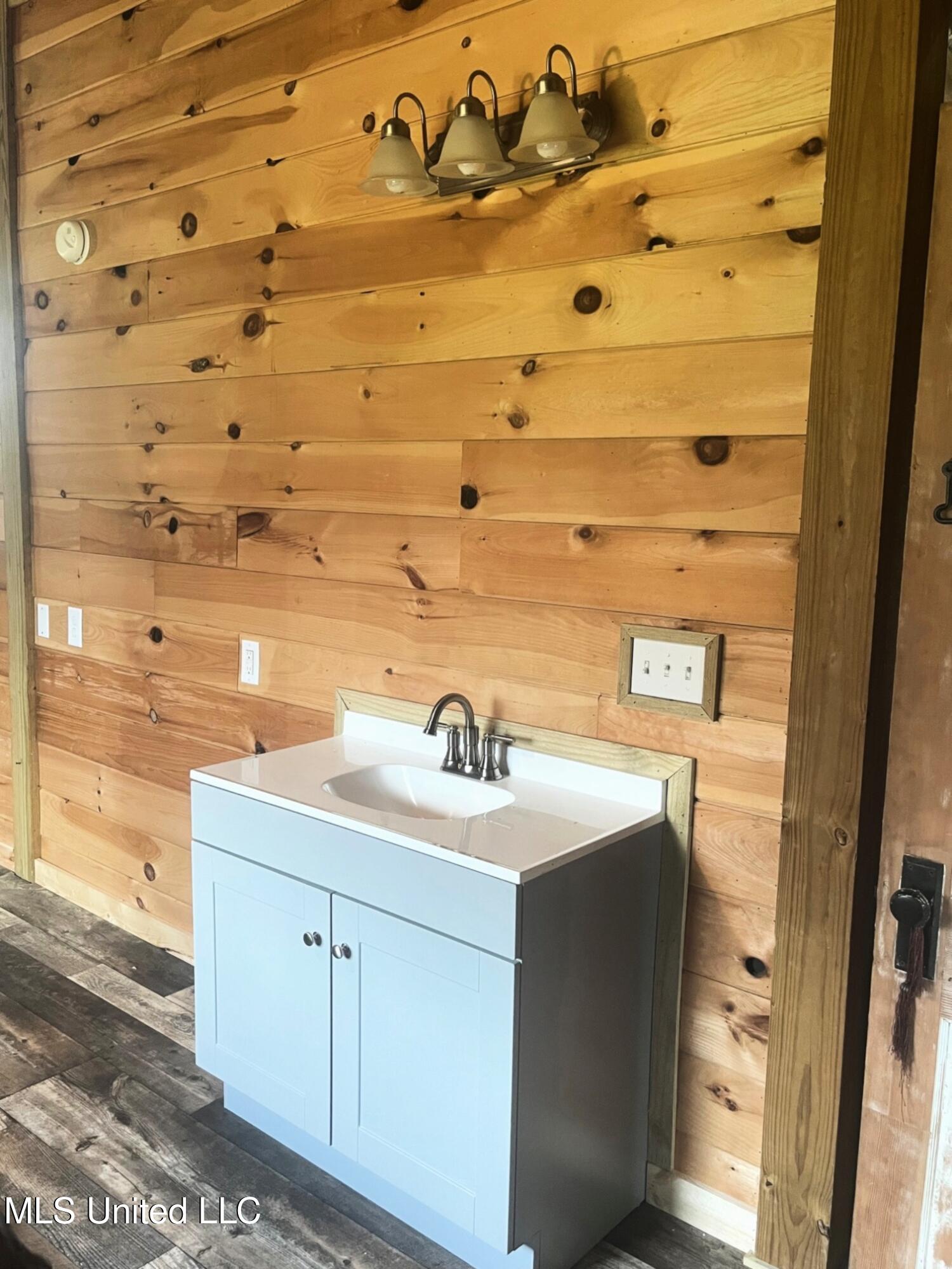 17 B Street Bay Springs, MS 39422 - Photo 21 of 28 Vanity