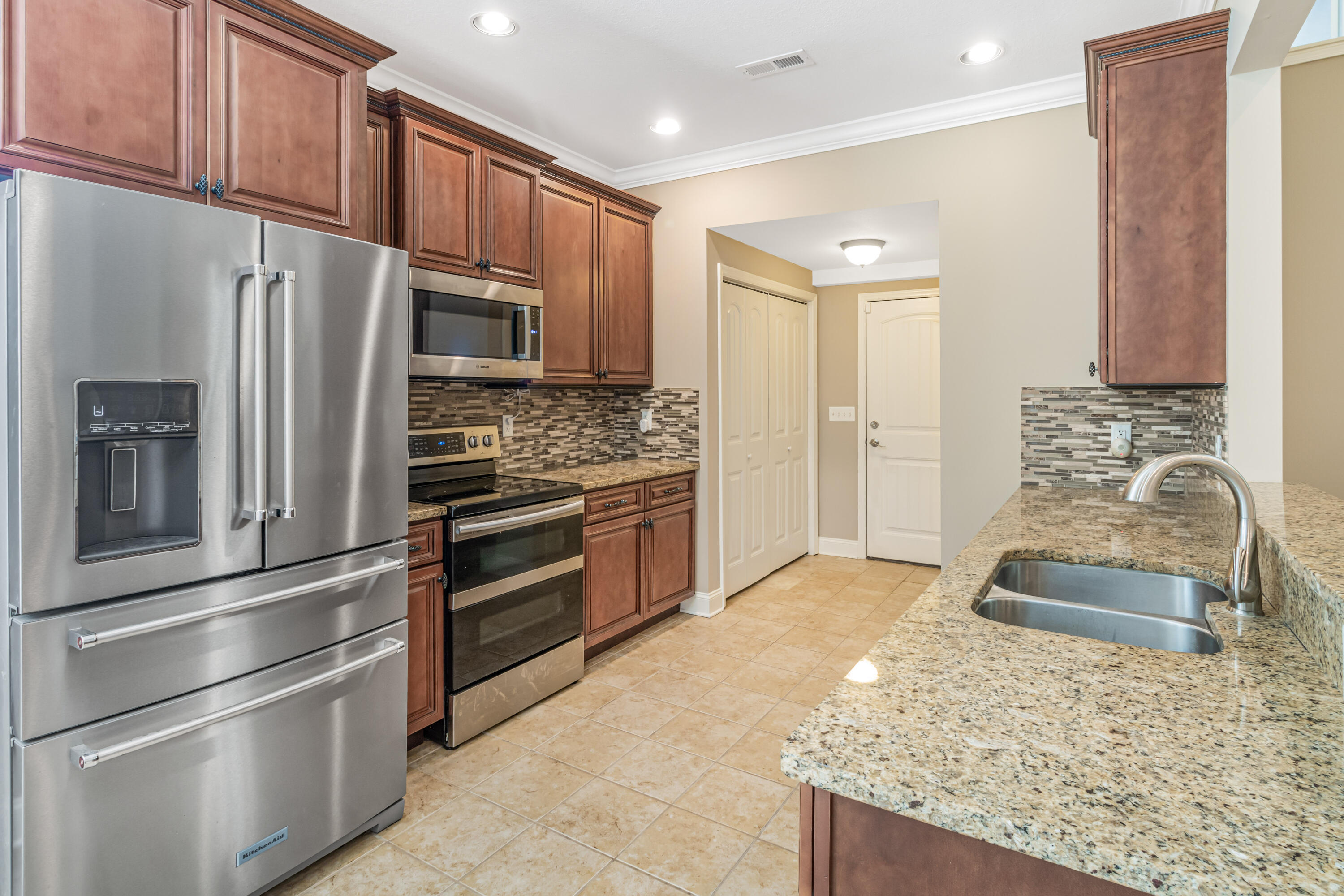 8664 Maple Valley Drive Chattanooga, TN 37421 - Photo 5 of 20 Kitchen