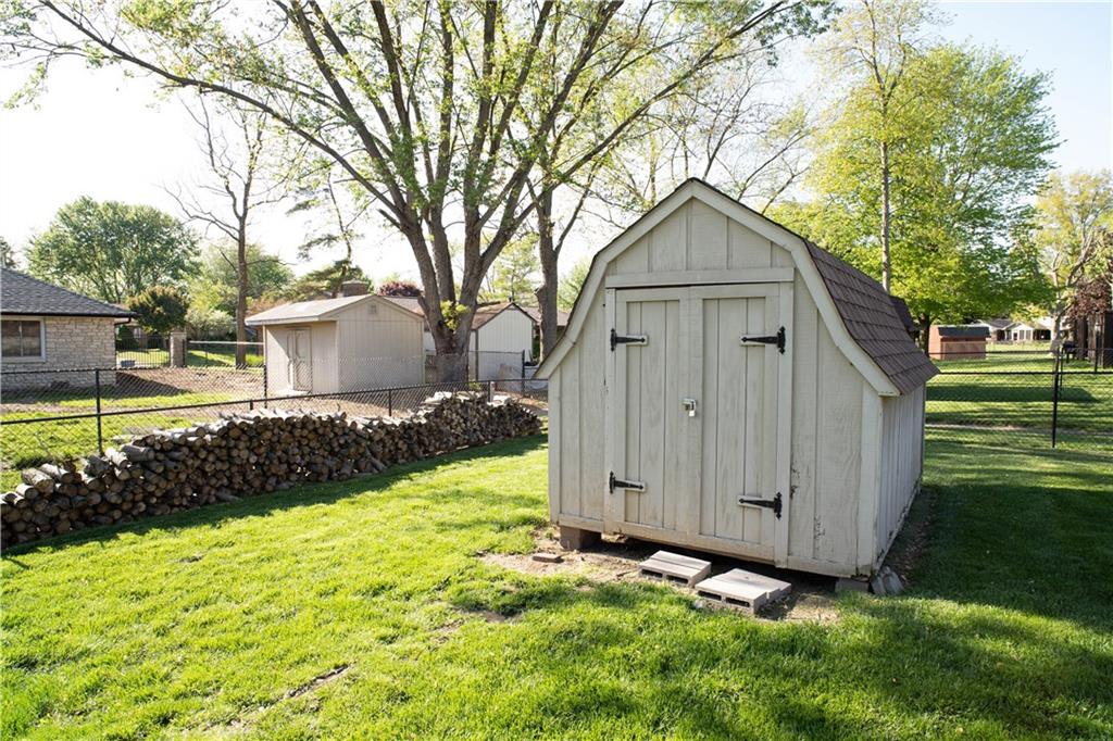 852 Boulder Road Indianapolis, IN 46217 - Photo 8 of 48 Gallery Image 8