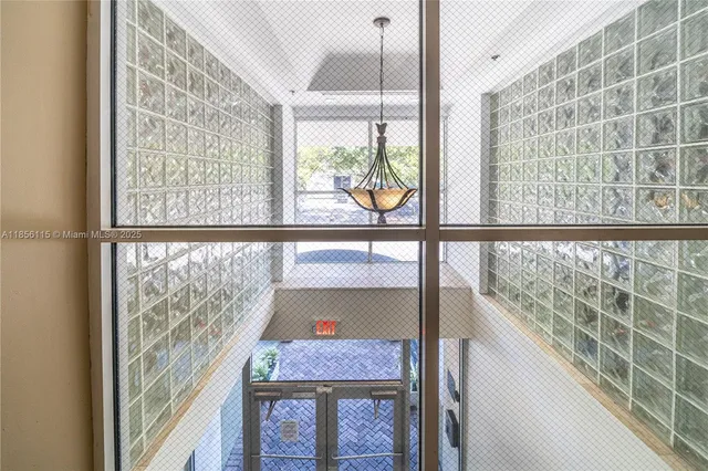 a view of livingroom with furniture