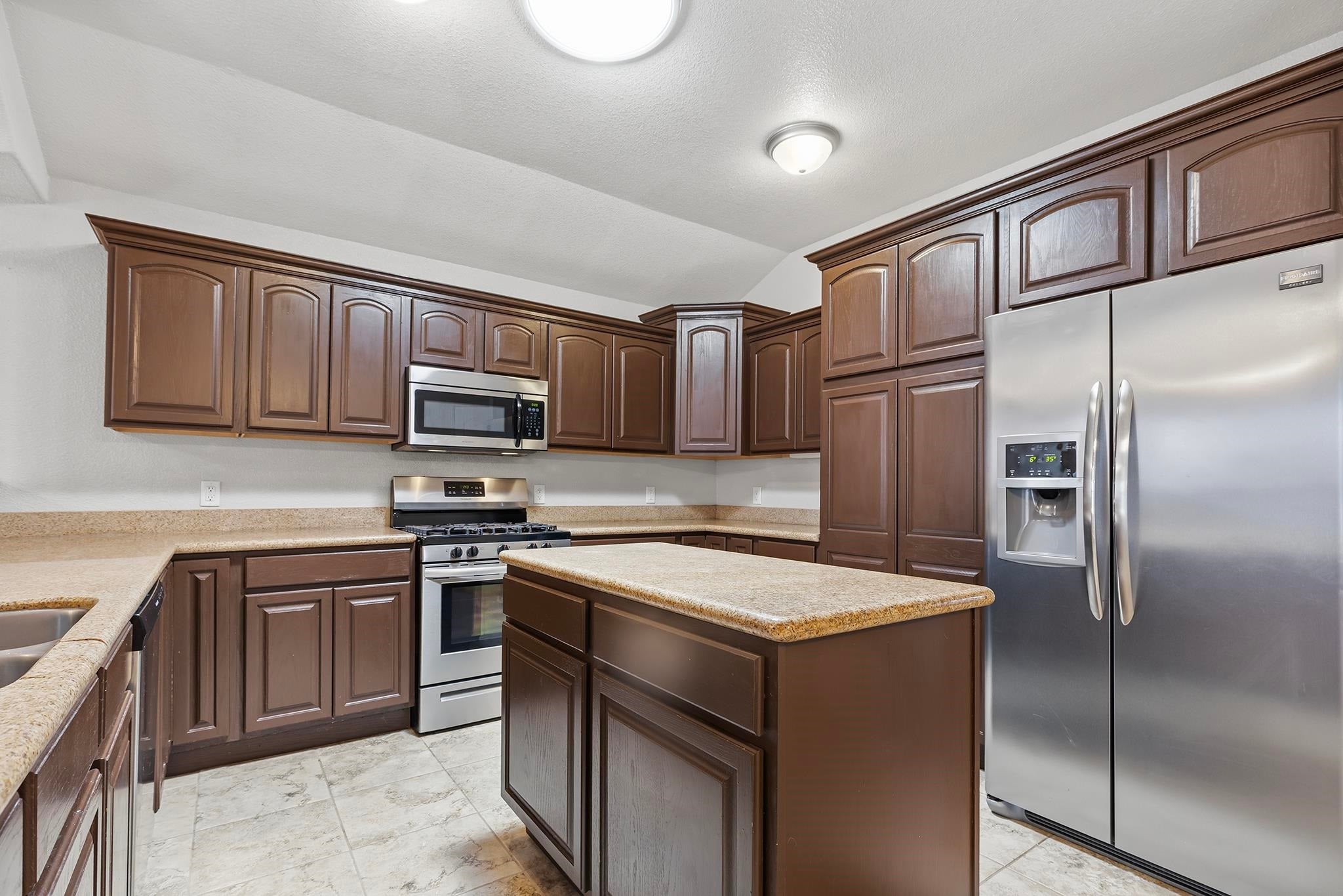 304 Bosque Alamogordo, NM 88310 - Photo 11 of 45 Gallery Image 11