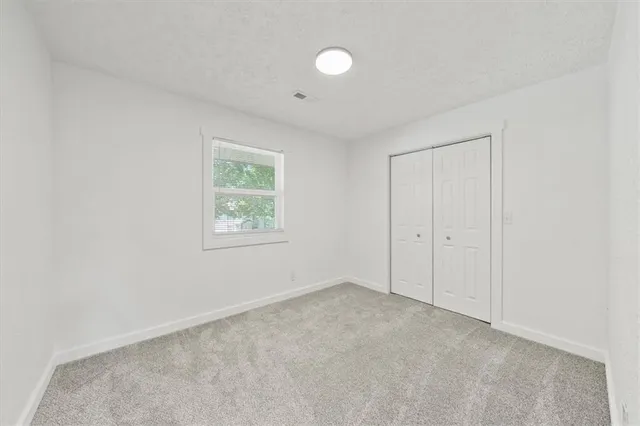 $975,000 | 1000 Twin Oaks Terrace, Harrisonville, MO 64701