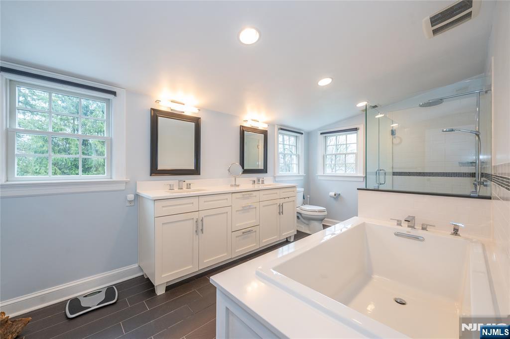 139 Glenwood Road Ridgewood, NJ 07450 - Photo 23 of 41