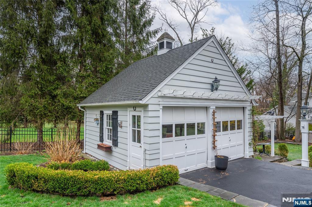 139 Glenwood Road Ridgewood, NJ 07450 - Photo 35 of 41