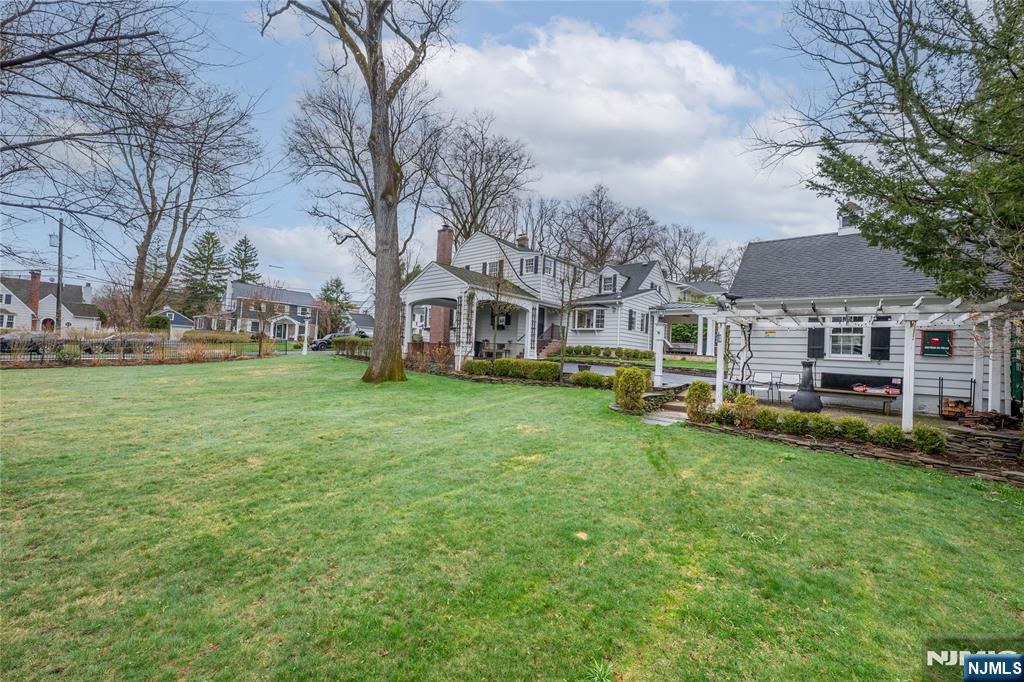 139 Glenwood Road Ridgewood, NJ 07450 - Photo 36 of 41