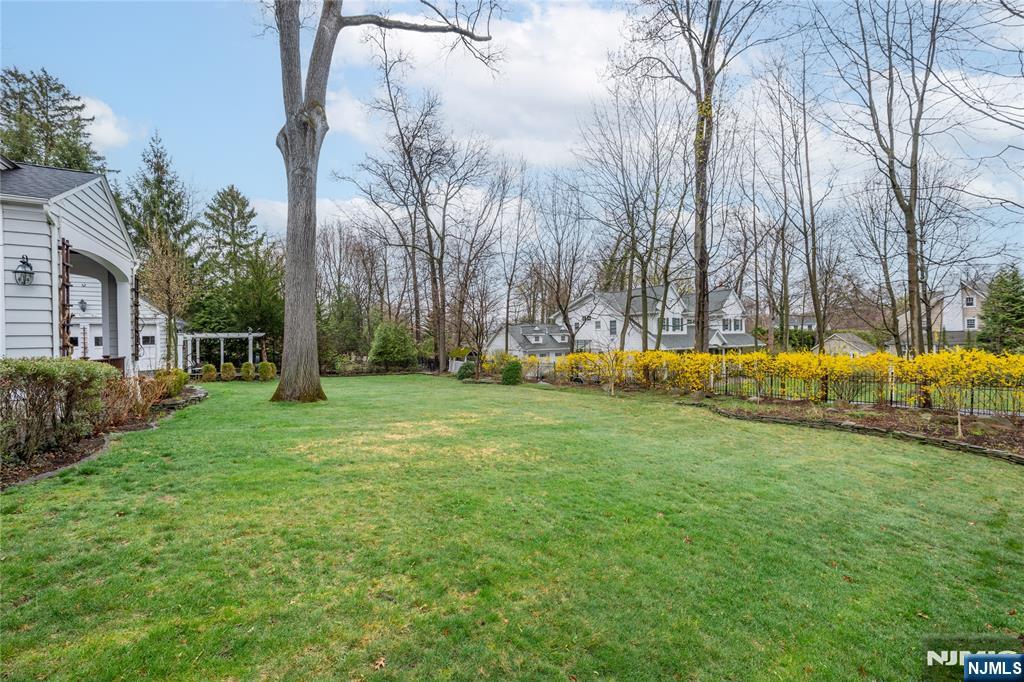 139 Glenwood Road Ridgewood, NJ 07450 - Photo 39 of 41