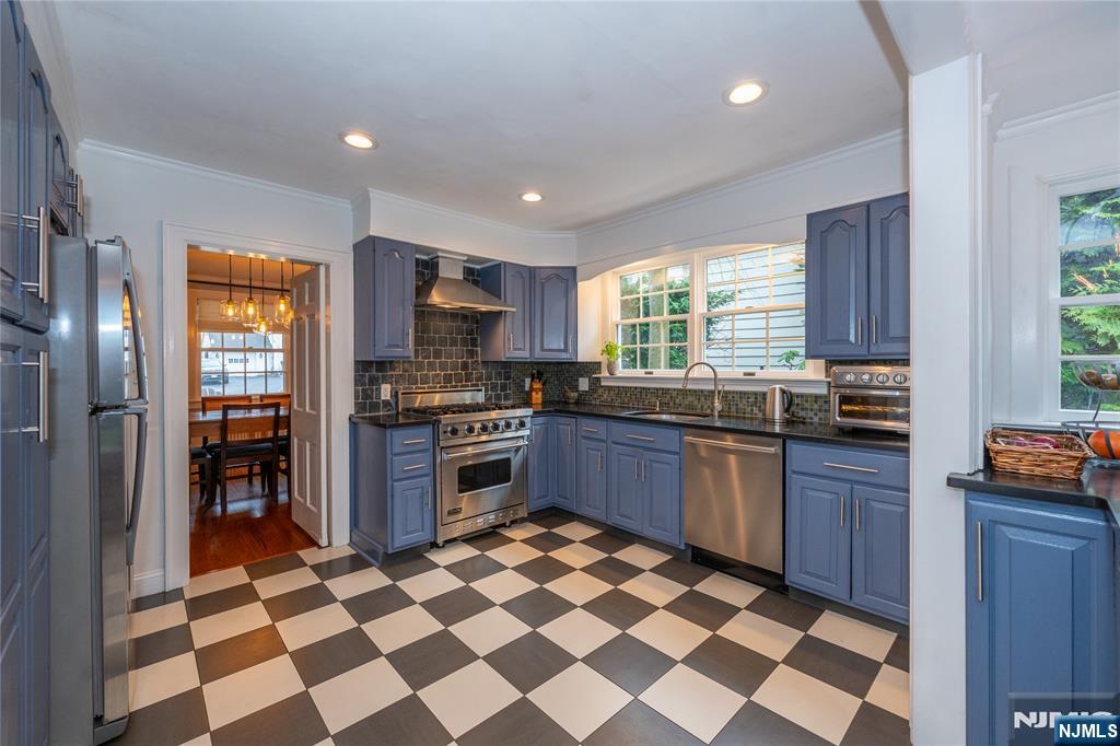 139 Glenwood Road Ridgewood, NJ 07450 - Photo 4 of 41