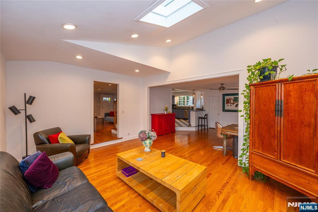 139 Glenwood Road Ridgewood, NJ 07450 - Photo 8 of 41