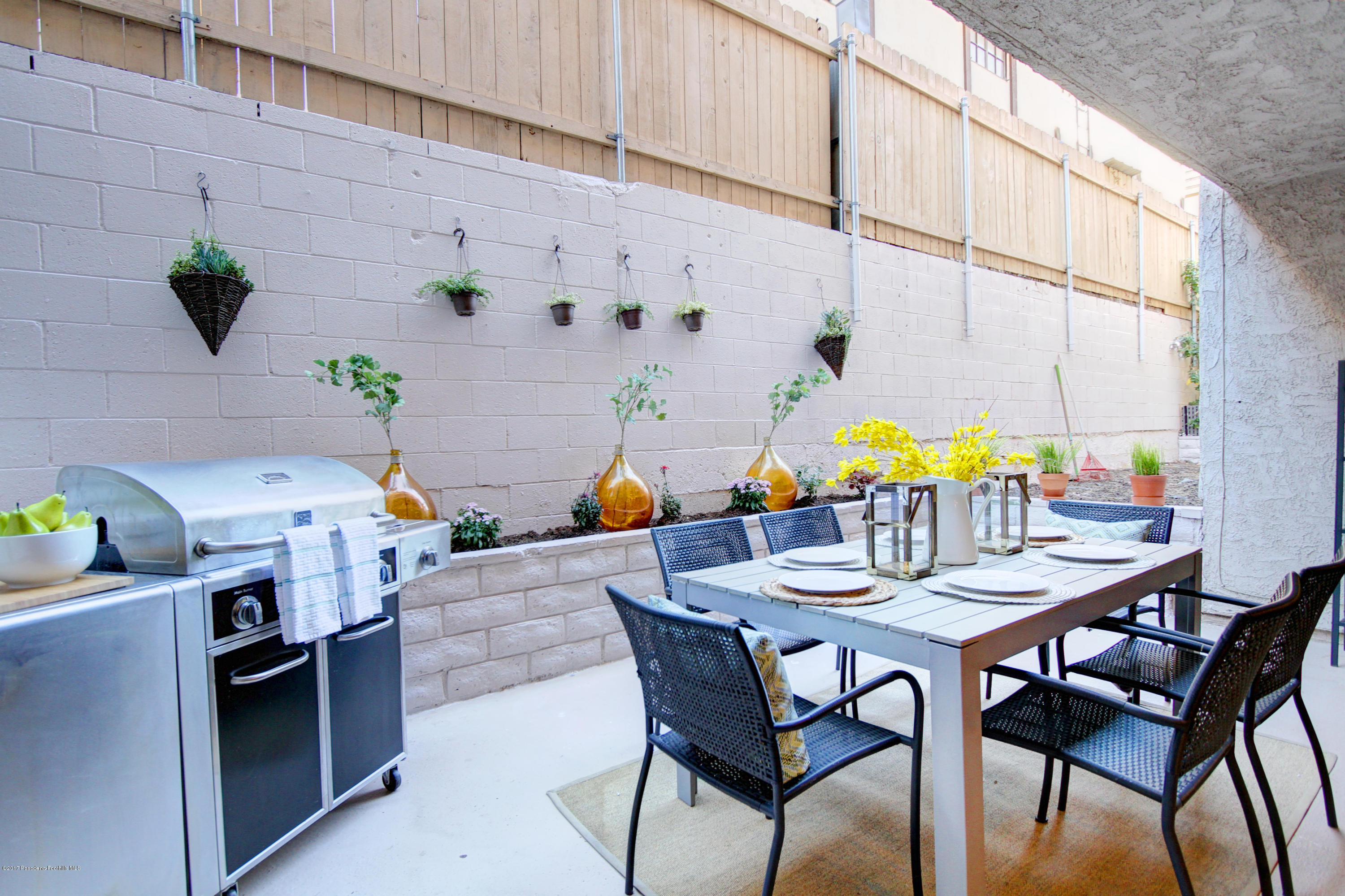 1401 Valley View Road, Unit 128 Glendale, CA 91202 - Photo 11 of 52 PATIO-2