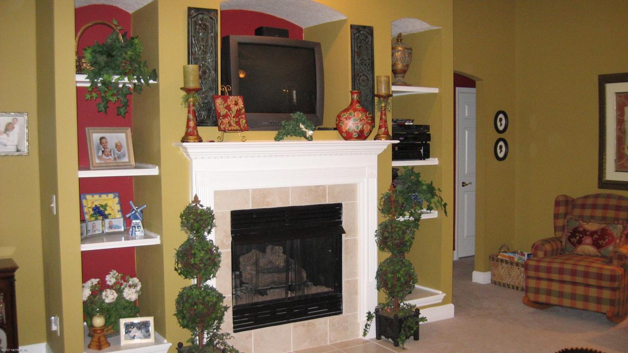 1417 Perth Road Jacksonville, FL 32221 - Photo 3 of 8 Family Room