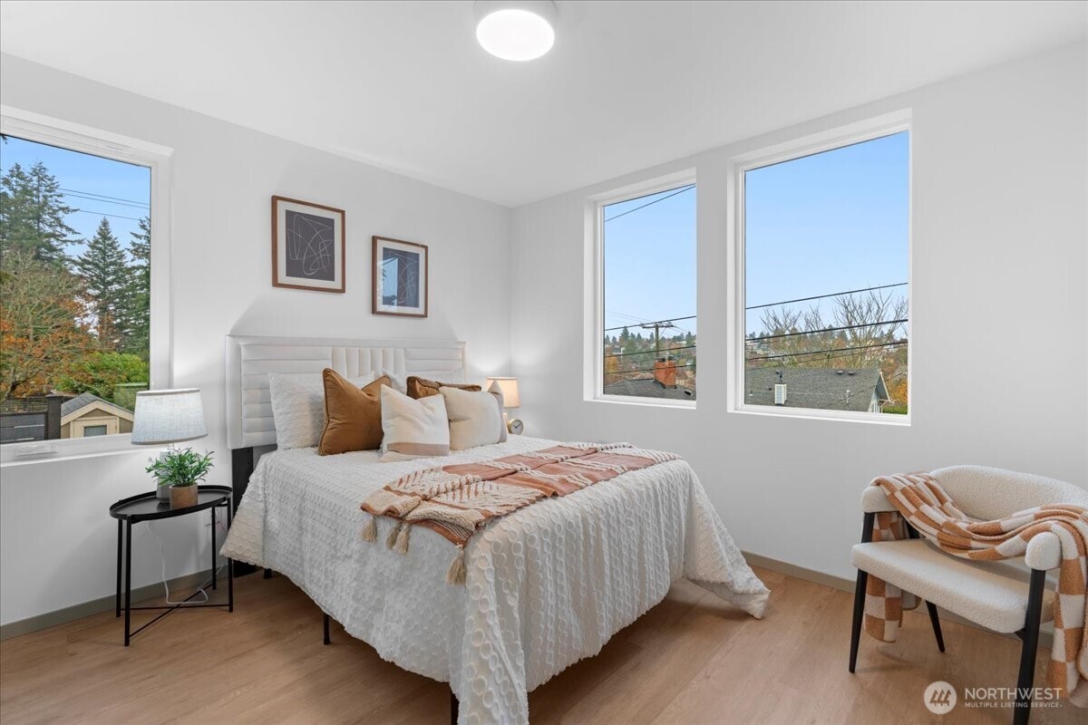 4106 49th Avenue Southwest Seattle, WA 98116 - Photo 13 of 17