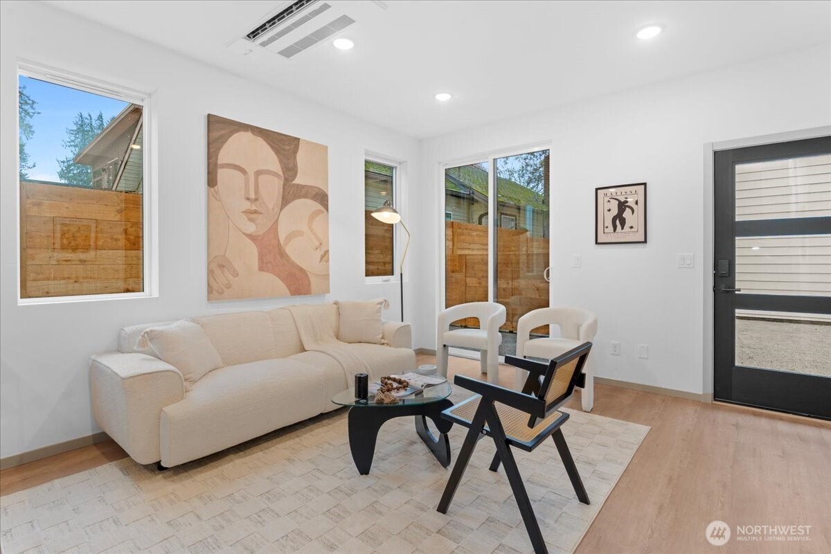 4106 49th Avenue Southwest Seattle, WA 98116 - Photo 3 of 17