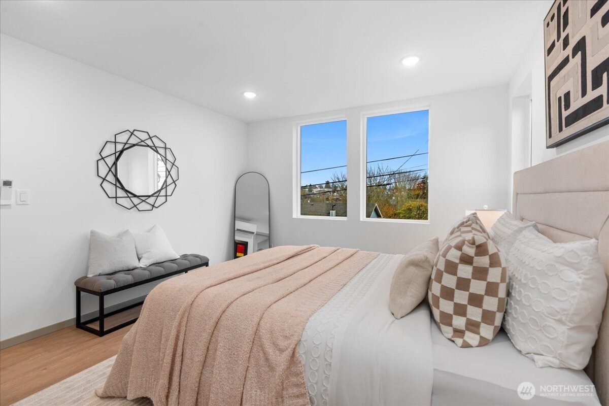 4106 49th Avenue Southwest Seattle, WA 98116 - Photo 9 of 17