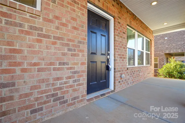 $2,295 | 3215 Lisburn Street, Charlotte, NC 28227