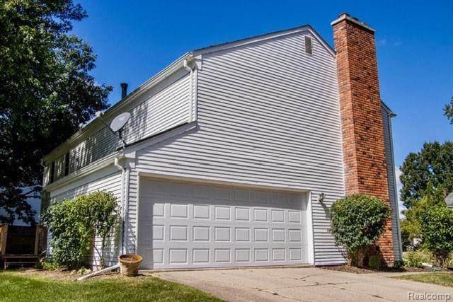 35971 Fredericksburg Road Farmington Hills, MI 48331 - Photo 4 of 32
