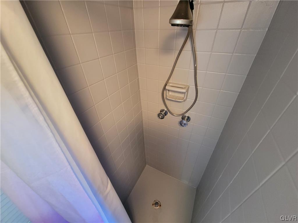 3119 North 3rd Street Whitehall, PA 18052 - Photo 16 of 37