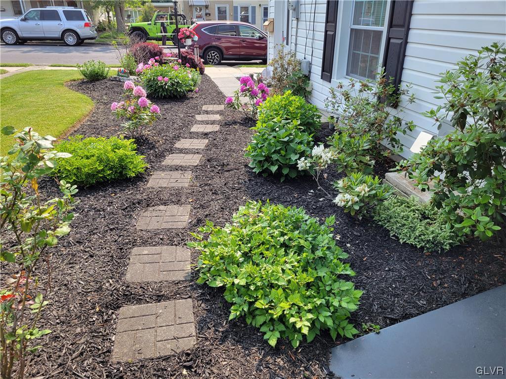 3119 North 3rd Street Whitehall, PA 18052 - Photo 3 of 37