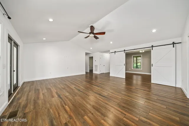 $549,900 | 1112 Gray Eagle Drive, Crossville, TN 38572