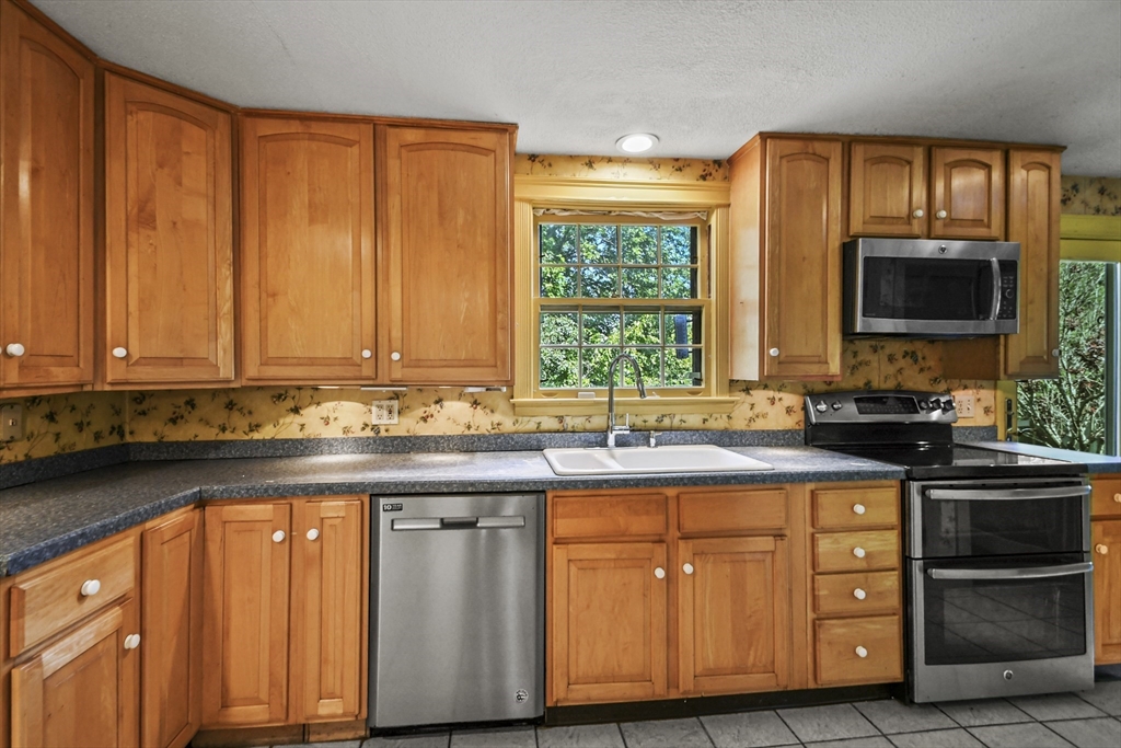 80 Prudential Road Worcester, MA 01606 - Photo 6 of 25 Gallery Image 6
