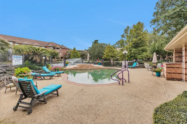 $209,000 | 2815 Kings Crossing Drive, Unit 102, Houston, TX 77345