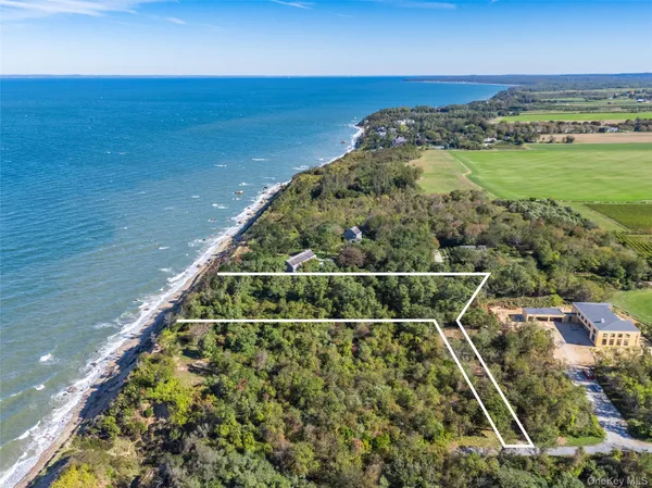 $3,500,000 | 6121 Oregon Road, Cutchogue, NY 11935