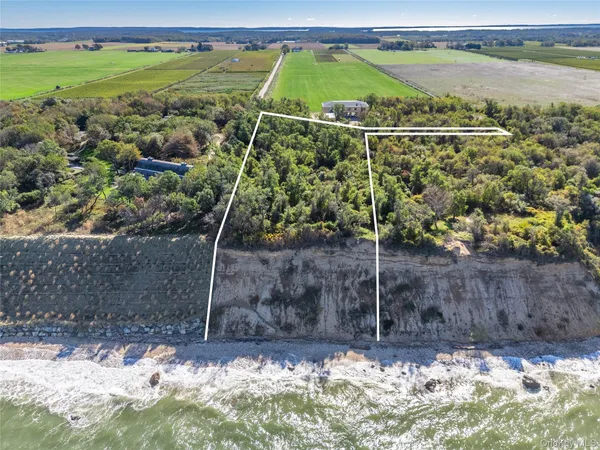 $3,500,000 | 6121 Oregon Road, Cutchogue, NY 11935