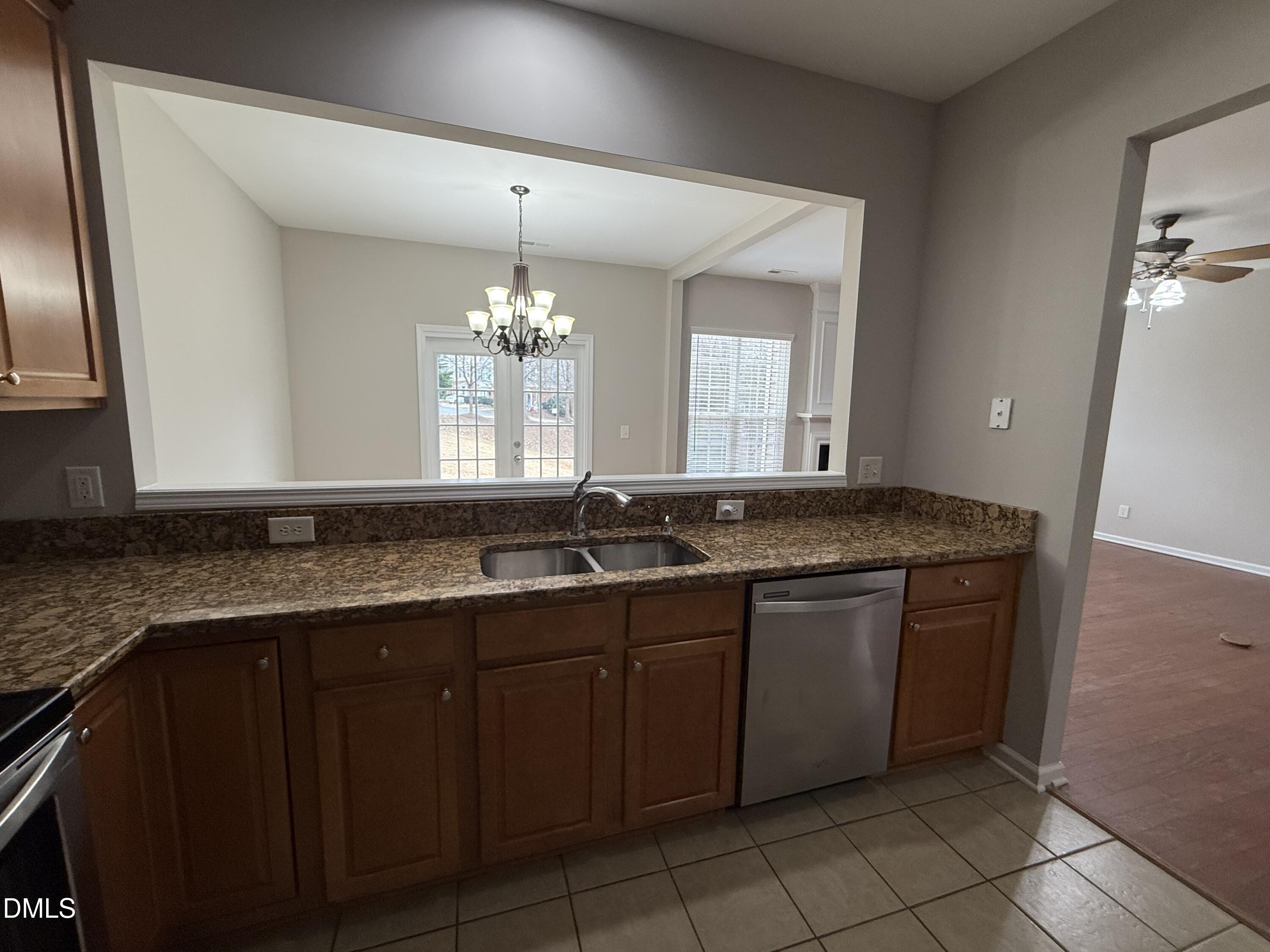 5634 Berry Creek Circle Raleigh, NC 27613 - Photo 13 of 31 IMG_1557