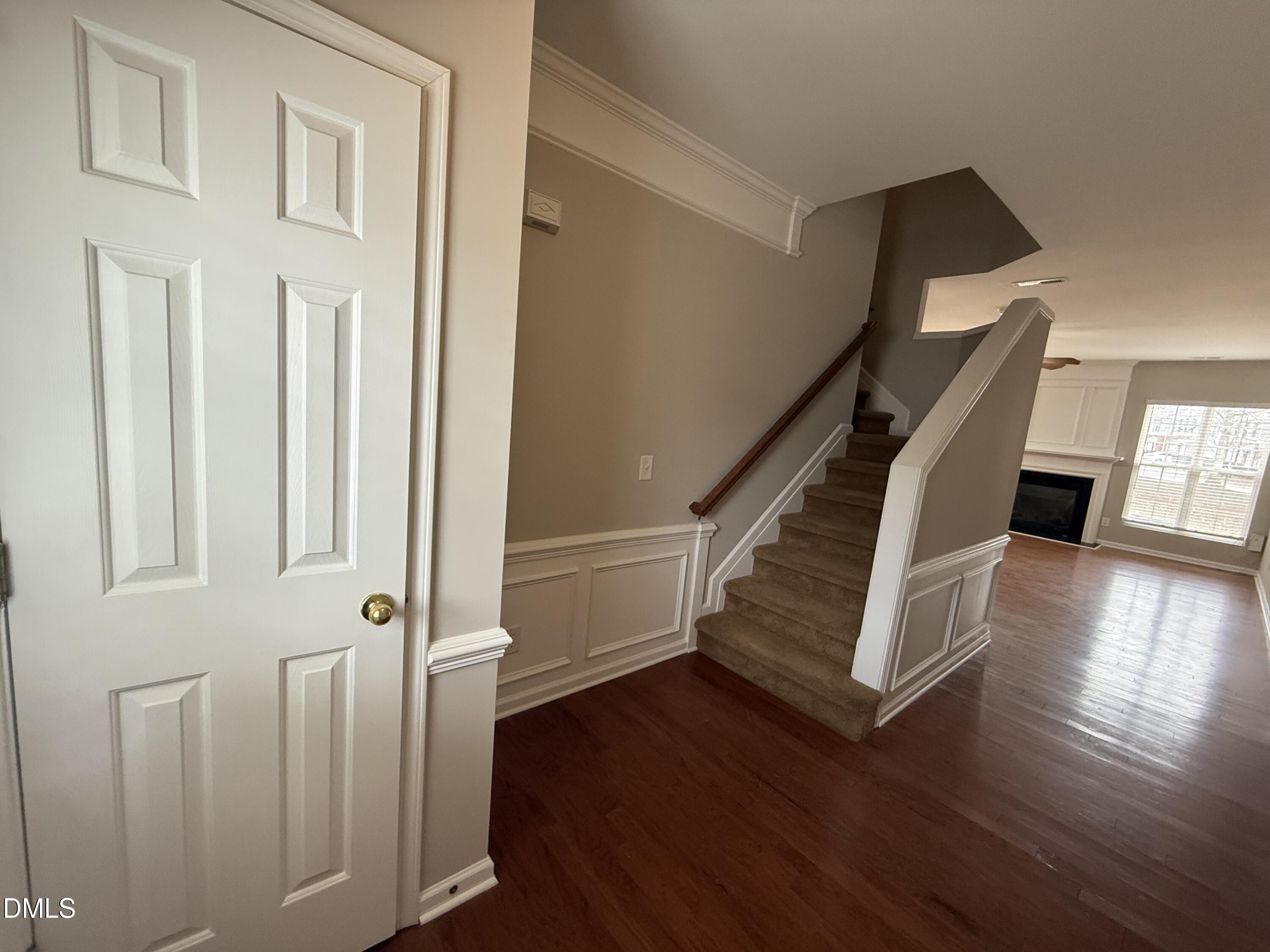 5634 Berry Creek Circle Raleigh, NC 27613 - Photo 4 of 31 IMG_1548