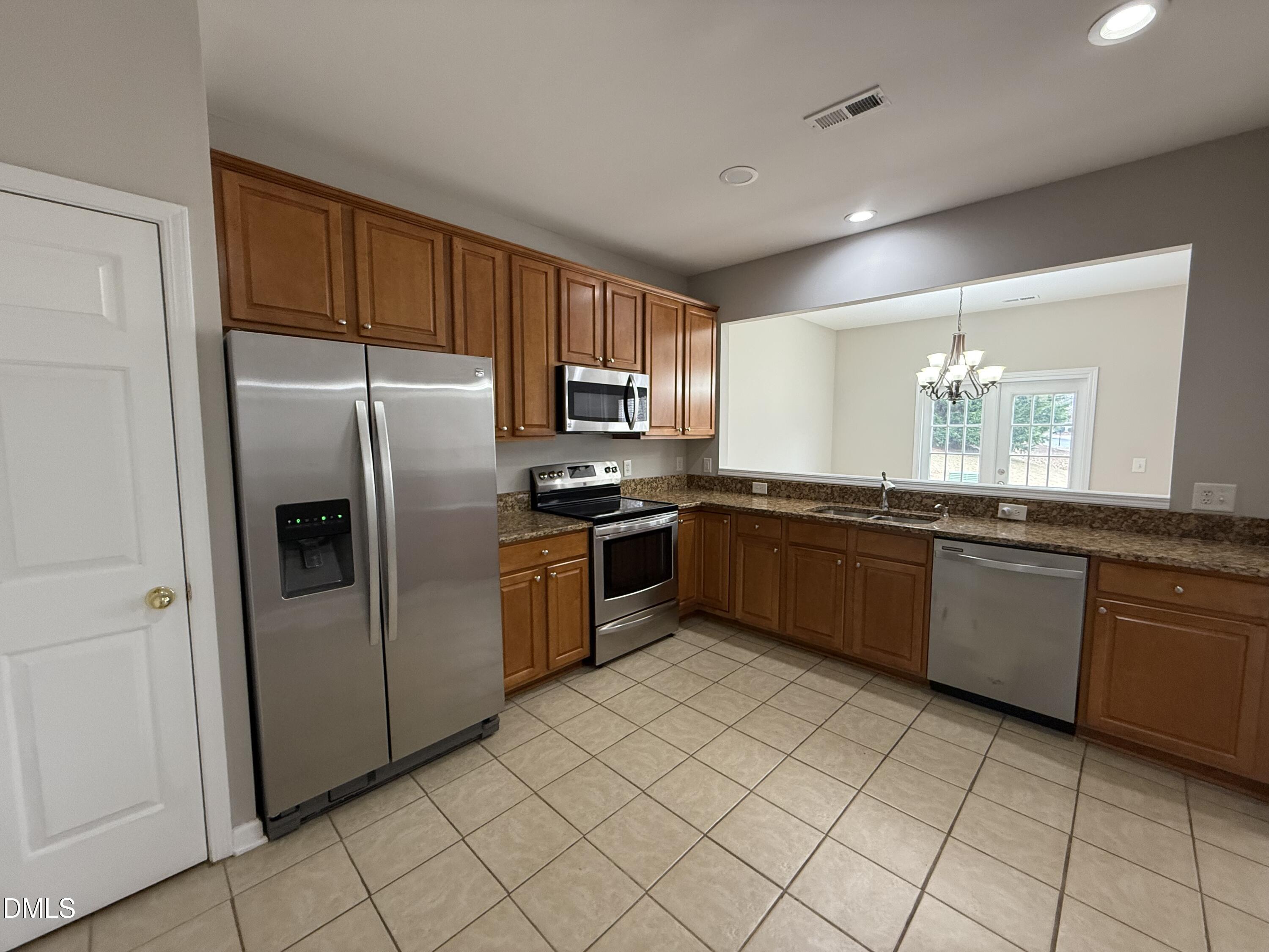 5634 Berry Creek Circle Raleigh, NC 27613 - Photo 10 of 31 IMG_1554