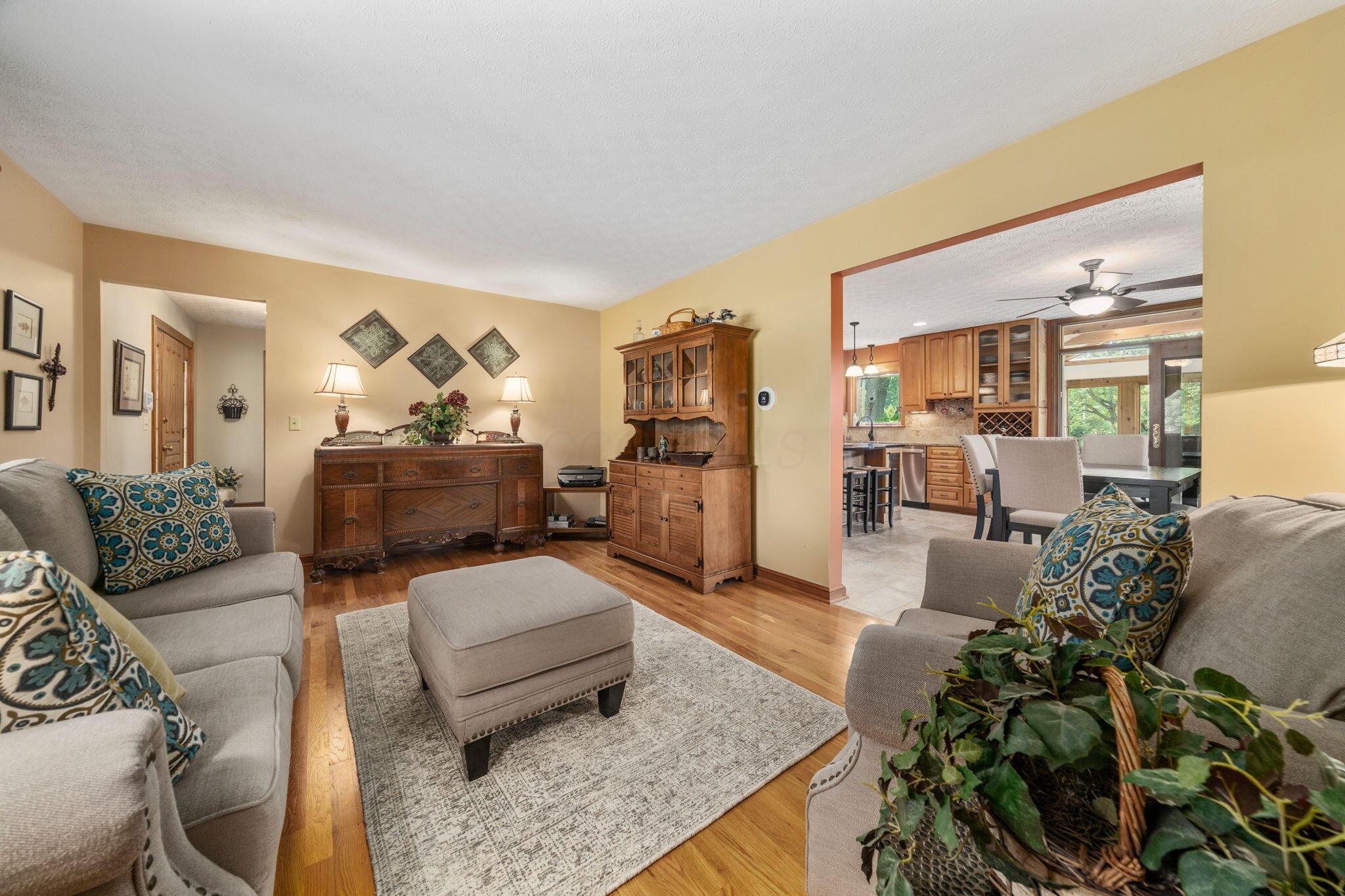 6990 Sunbury Road Westerville, OH 43082 - Photo 13 of 45 12-web-or-mls-DSC07947