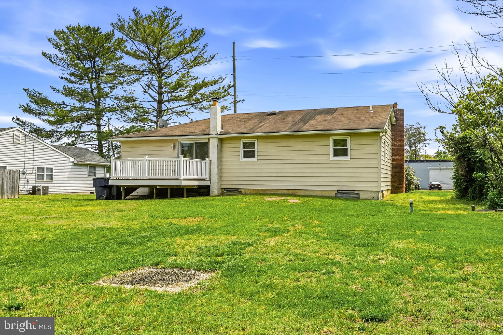 1286 Glassboro Road Williamstown, NJ 08094 - Photo 32 of 41 a front view of a house with a garden