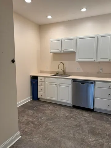 $2,500 | 95 Court Street, Unit 6, Exeter, NH 03833