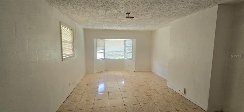 9060 Alan Boulevard Punta Gorda, FL 33982 - Photo 15 of 20 a view of an empty room and window