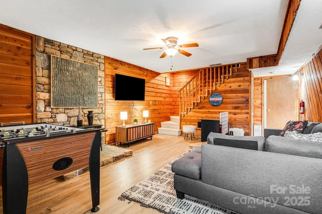 $675,000 | 1 Lynnette Drive, Fairview, NC 28730