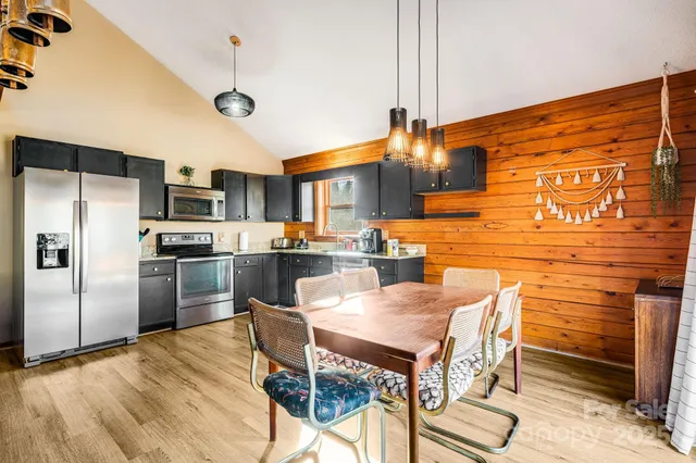 $675,000 | 1 Lynnette Drive, Fairview, NC 28730