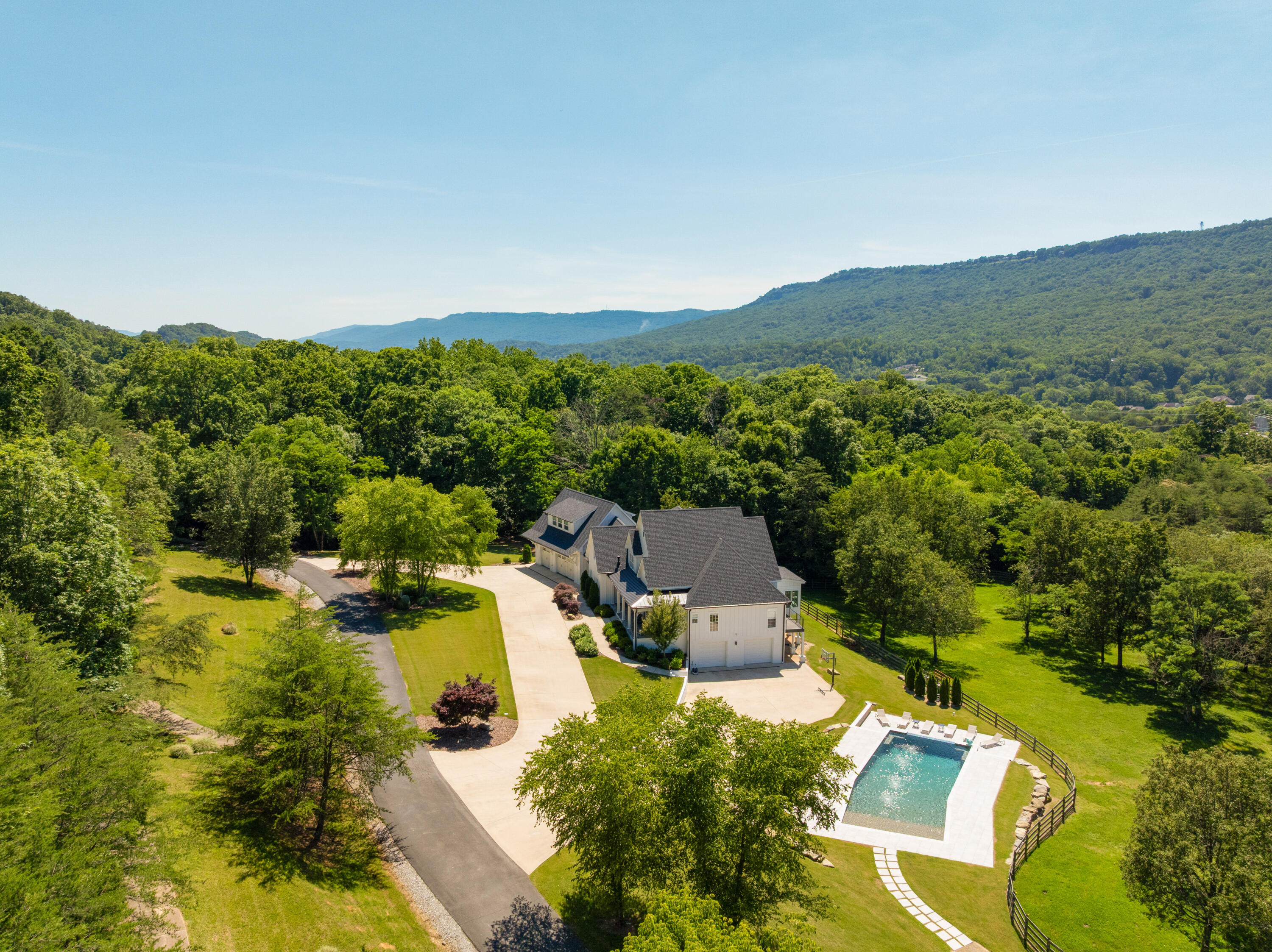 527 Reads Lake Road Chattanooga, TN 37415 - Photo 1 of 100 04 - 527 Reads Lake - Drone