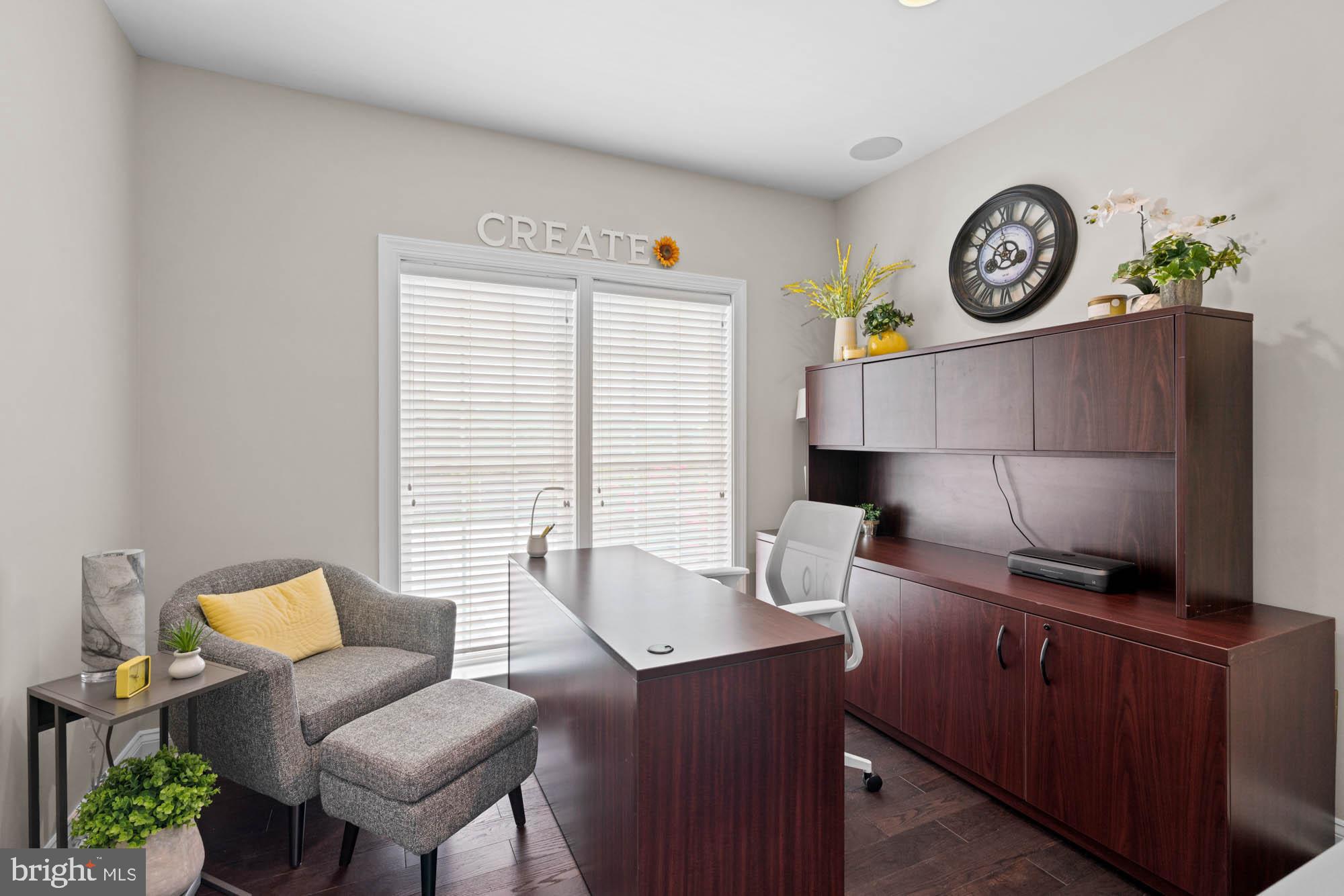 9163 Old Waterloo Road Warrenton, VA 20186 - Photo 18 of 73 a workspace with furniture and a window